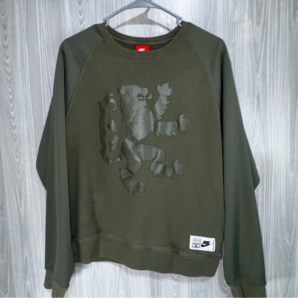 Nike Olive Green Lebron James Pullover LBJ Lion Sweatshirt Basketball‎ Crew Sz M